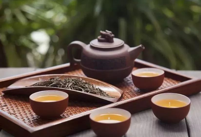 绿茶红茶益处多:选择哪款茶降糖更有效?